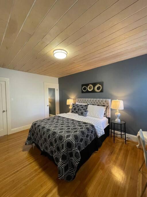 Photo of Bedroom in Sunset District