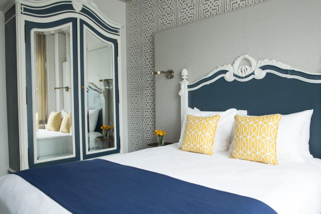 Photo of Bedroom in Theater District
