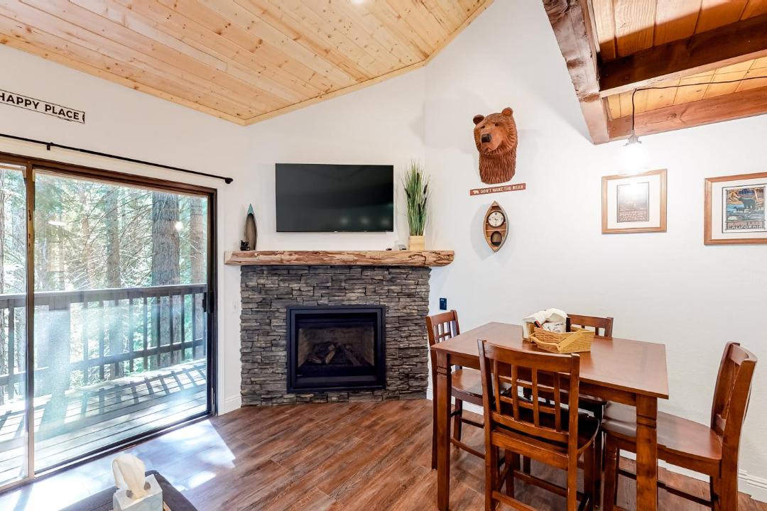 Photo of Livingroom in Shaver Lake