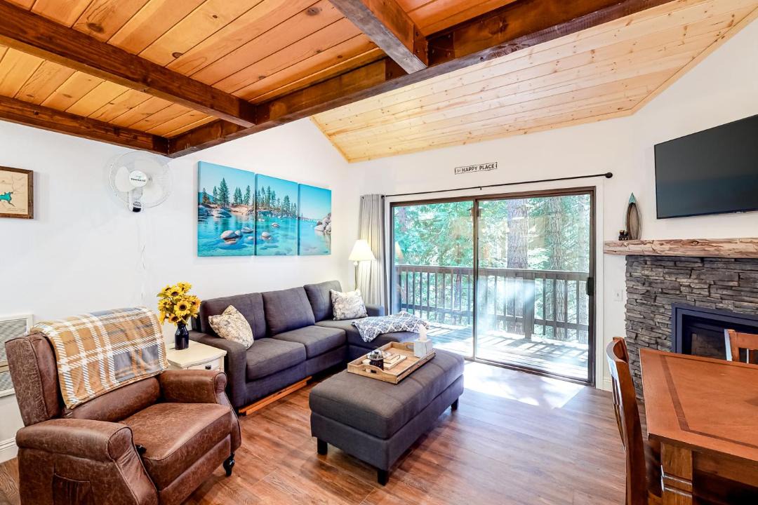 Photo of Livingroom in Shaver Lake