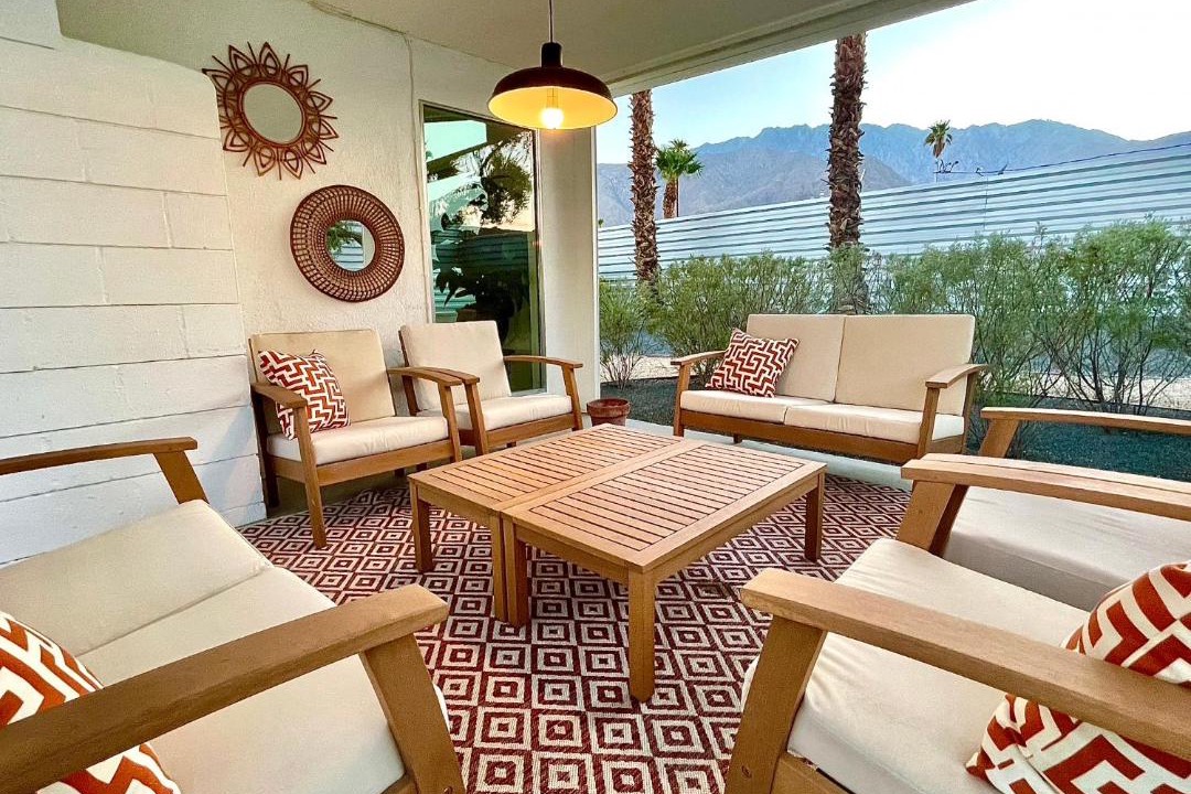 Photo of Patio Balcony in Racquet Club Estates