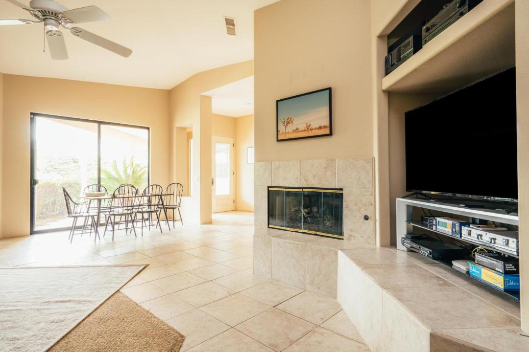 Photo of Livingroom in Desert Club Estates