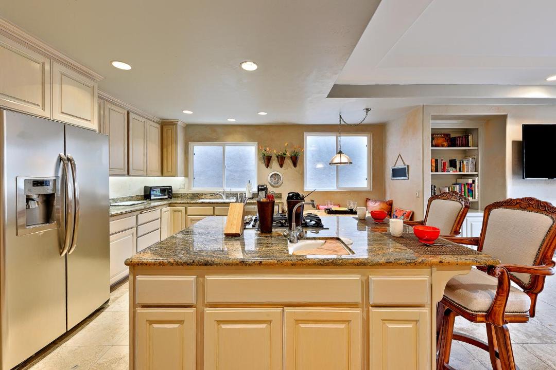 Photo of Livingroom in Village of La Jolla