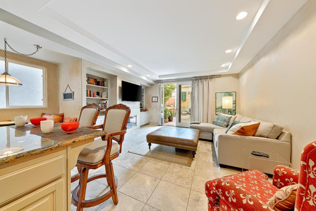 Photo of Livingroom in Village of La Jolla