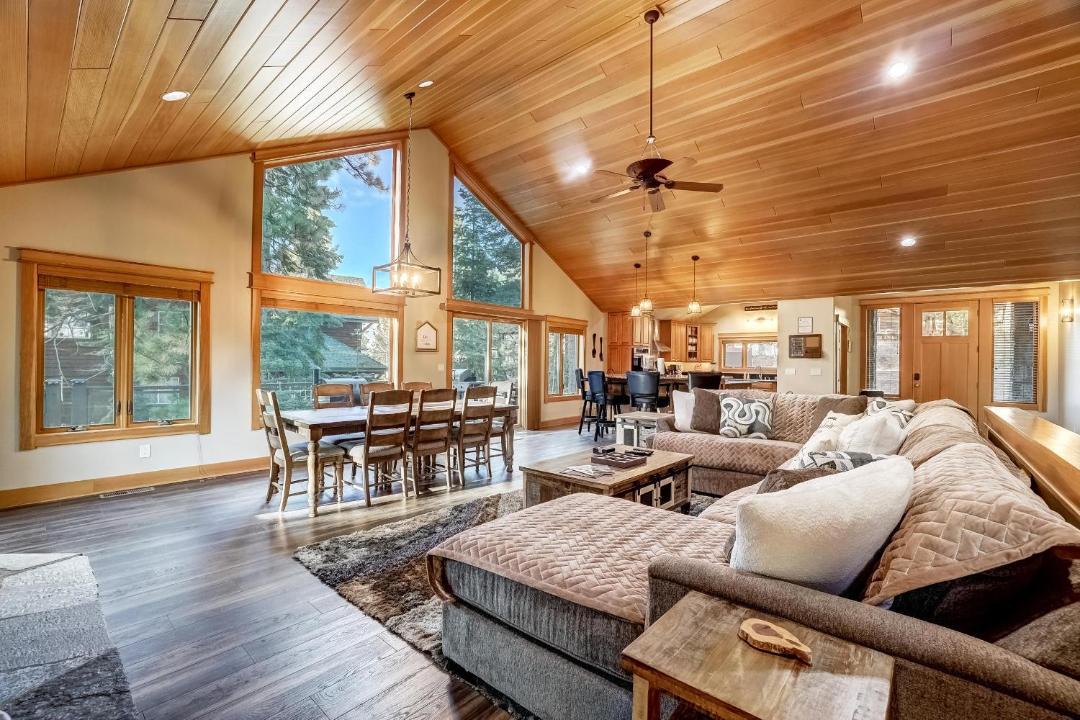 Photo of Livingroom in Montgomery Estates