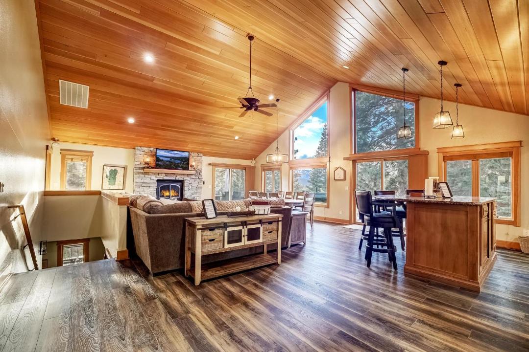 Photo of Livingroom in Montgomery Estates