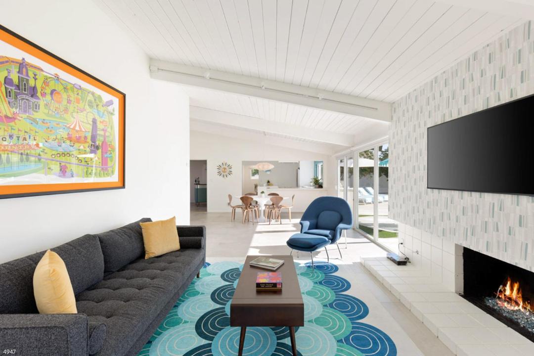 Photo of Livingroom in Racquet Club Estates
