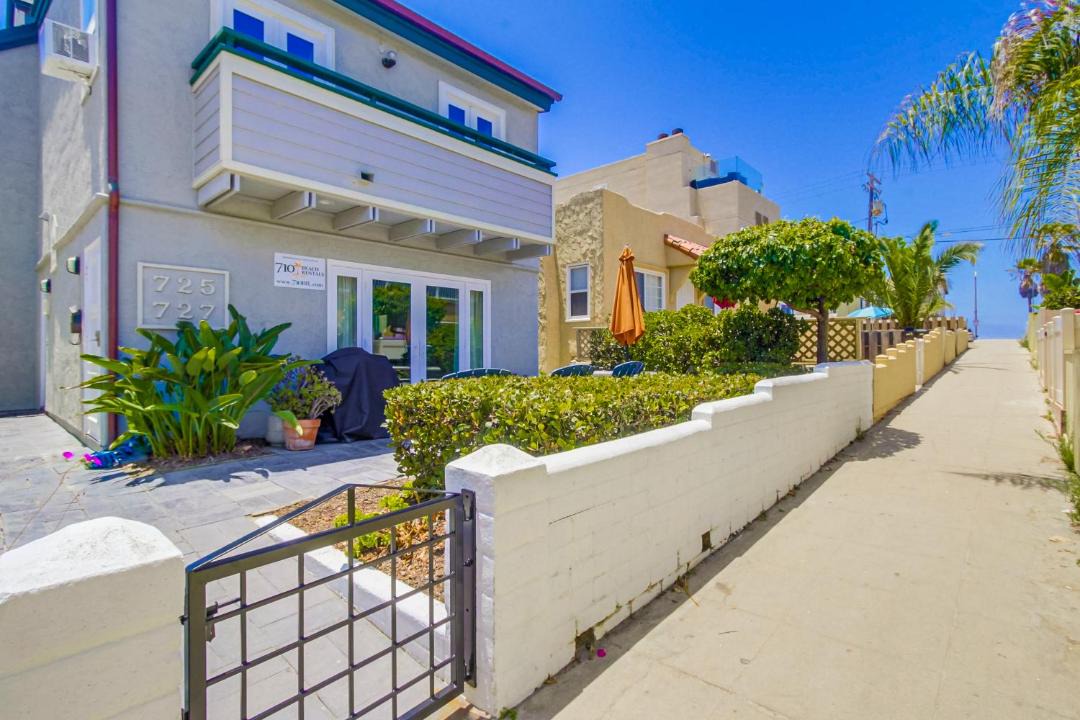 Photo of Buildings in Mission Beach