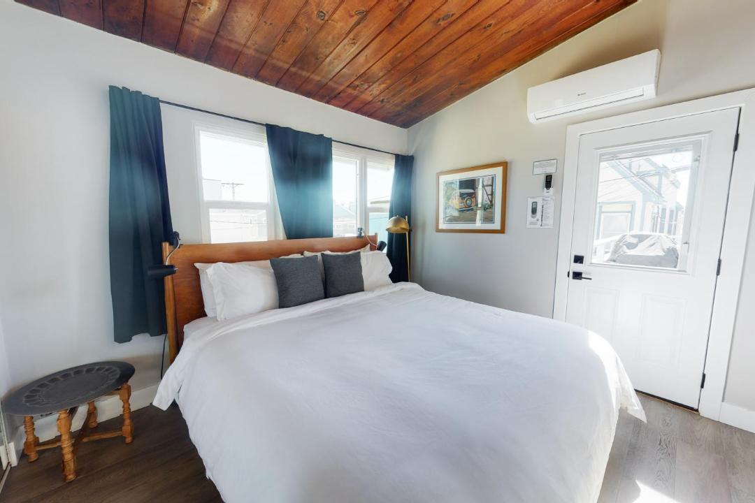 Photo of Bedroom in Mission Beach