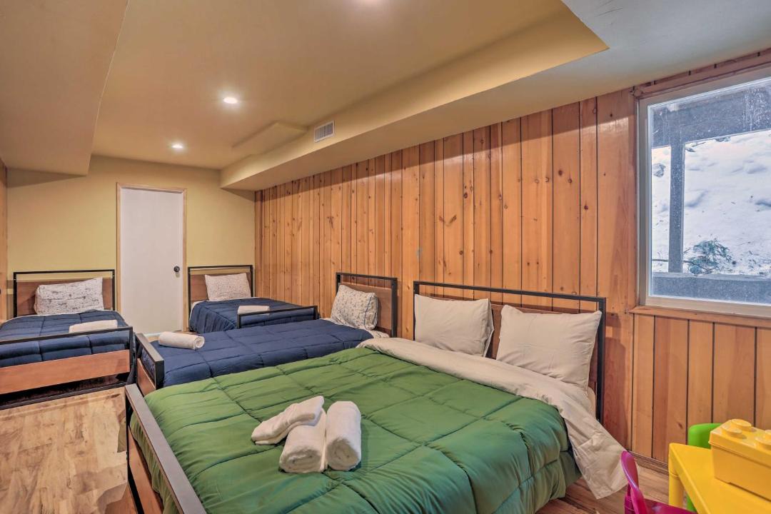 Photo of Bedroom in Twin Peaks