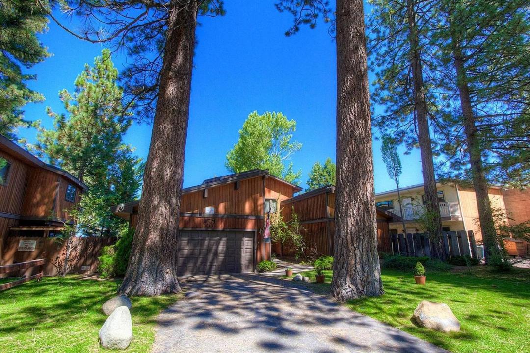 Photo of Buildings in Al Tahoe