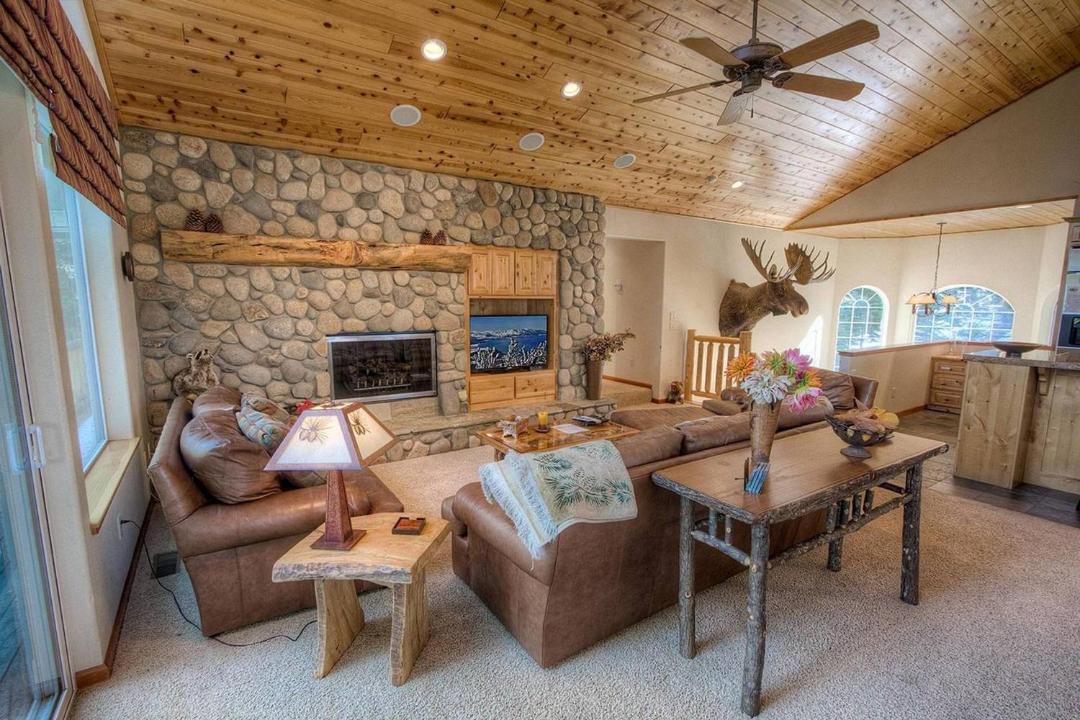 Photo of Livingroom in Montgomery Estates