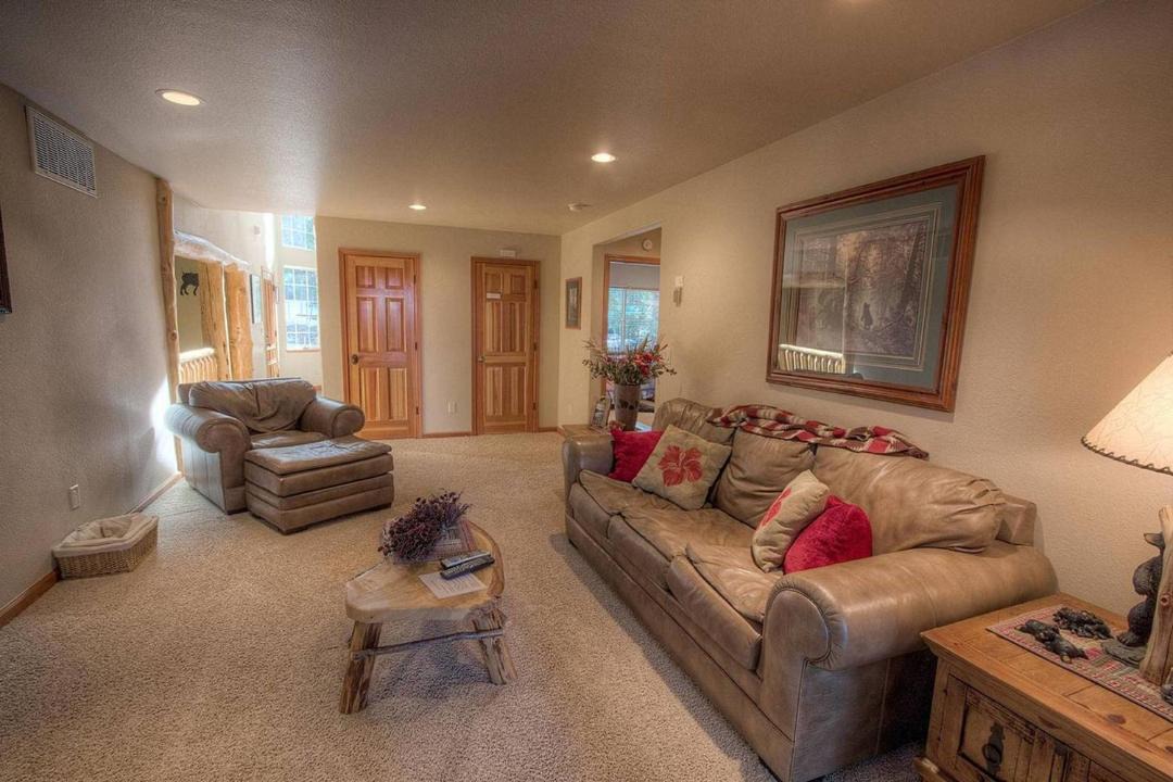 Photo of Livingroom in Montgomery Estates