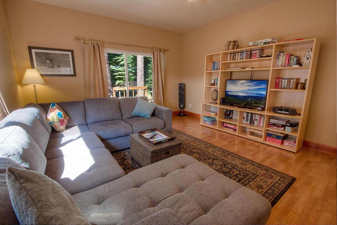 Photo of Livingroom in Tahoe Valley