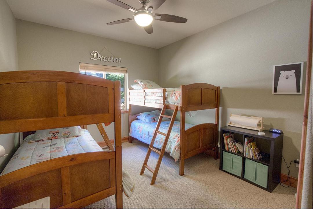 Photo of Livingroom in Tahoe Valley