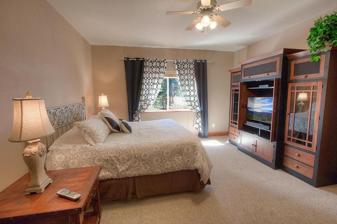 Photo of Bedroom in Tahoe Valley