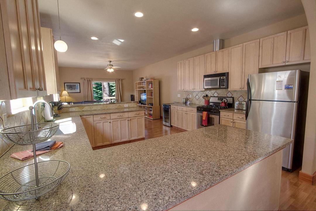 Photo of Livingroom in Tahoe Valley