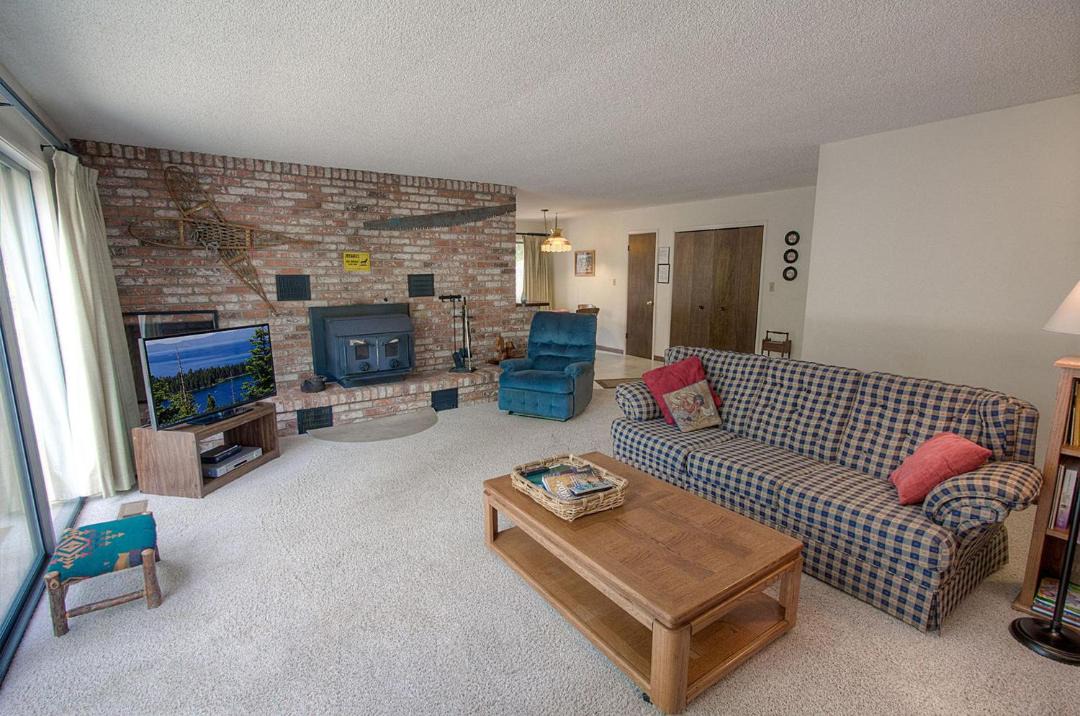 Photo of Livingroom in Montgomery Estates
