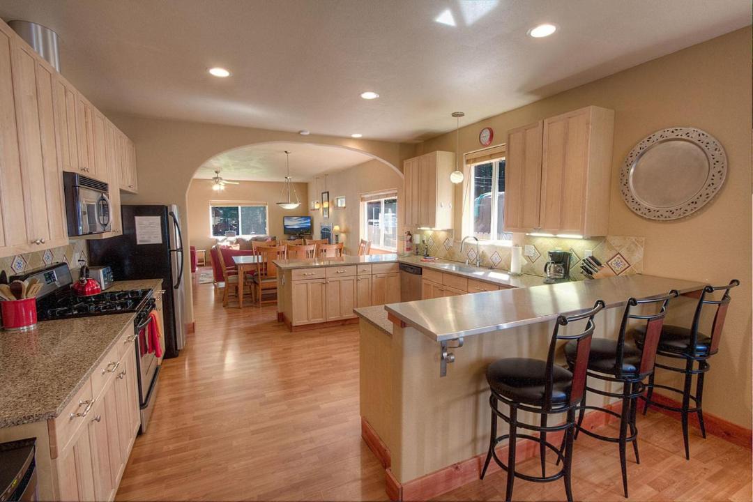 Photo of Livingroom in Tahoe Valley