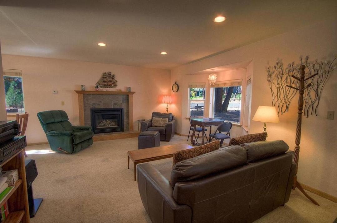 Photo of Livingroom in Pioneer Trail