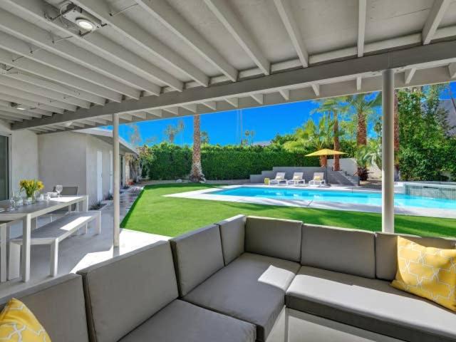Photo of Patio Balcony in Deep Well Ranch
