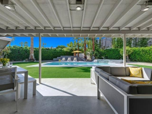 Photo of Patio Balcony in Deep Well Ranch