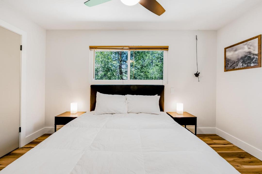 Photo of Bedroom in Idyllwild
