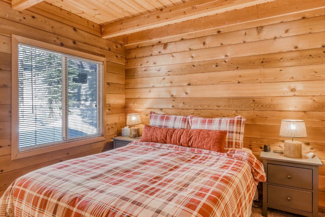 Photo of Bedroom in Serene Lakes