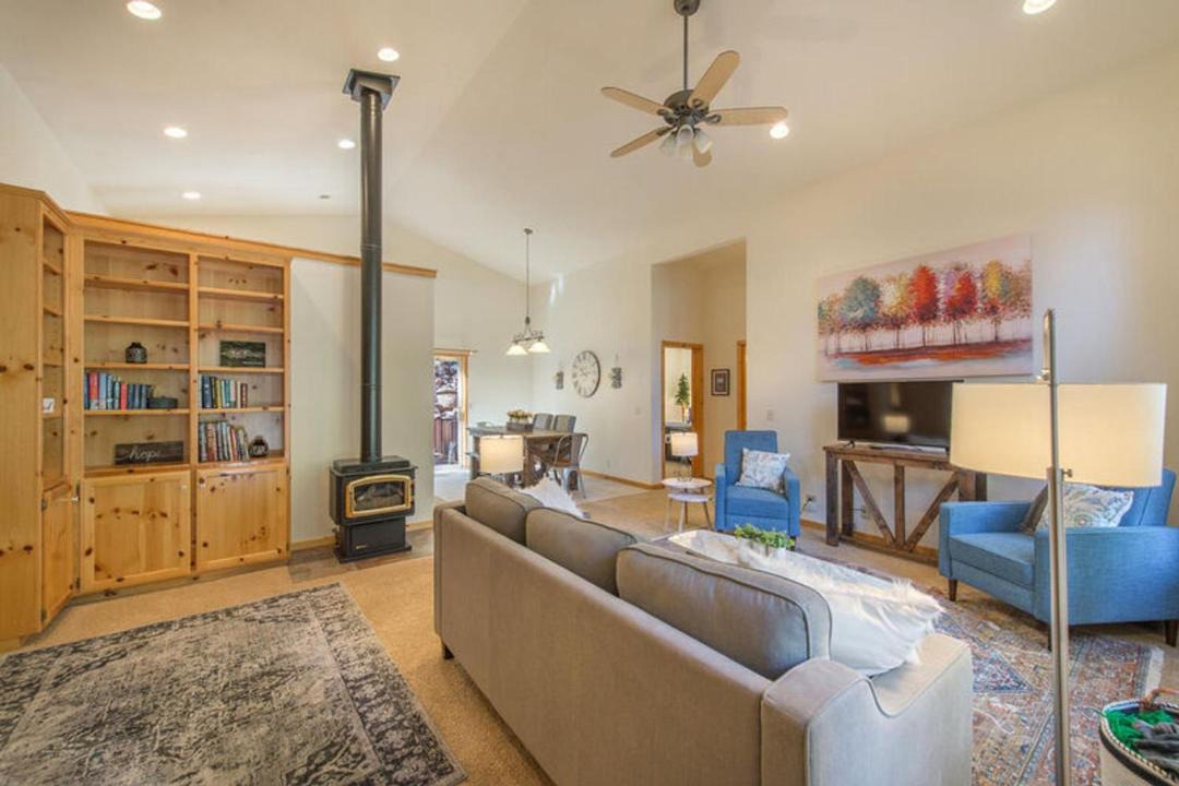 Photo of Livingroom in Truckee