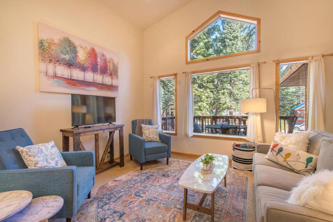 Photo of Livingroom in Truckee