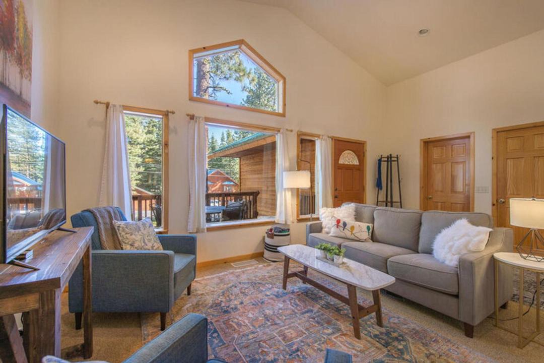 Photo of Livingroom in Truckee