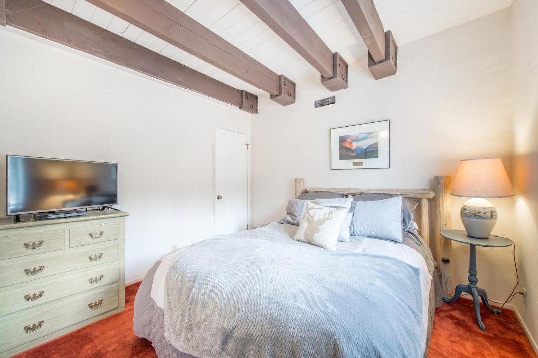 Photo of Bedroom in Serene Lakes