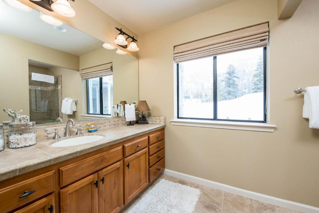 Photo of Kitchen in Lakeshore