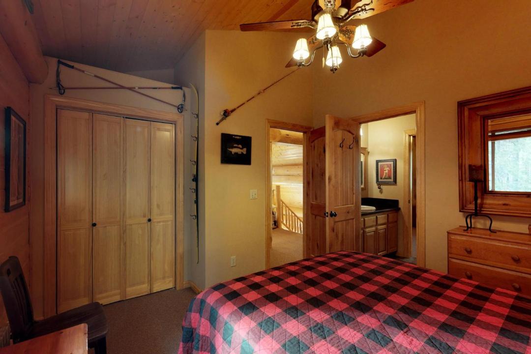 Photo of Bedroom in Lakeshore