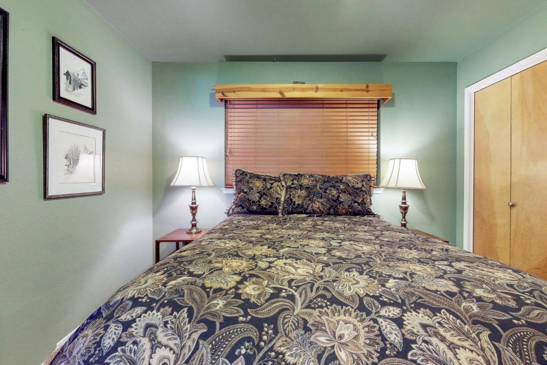Photo of Bedroom in Lakeshore