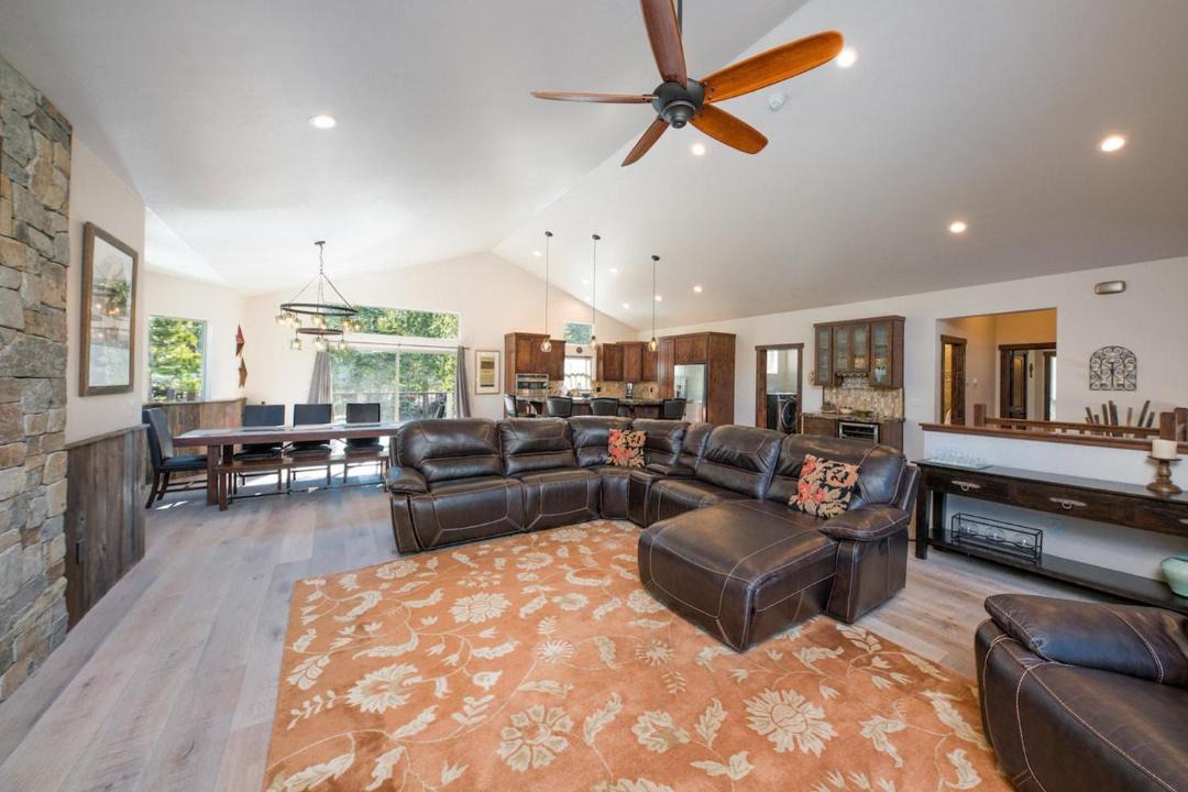 Photo of Livingroom in South Lake Tahoe