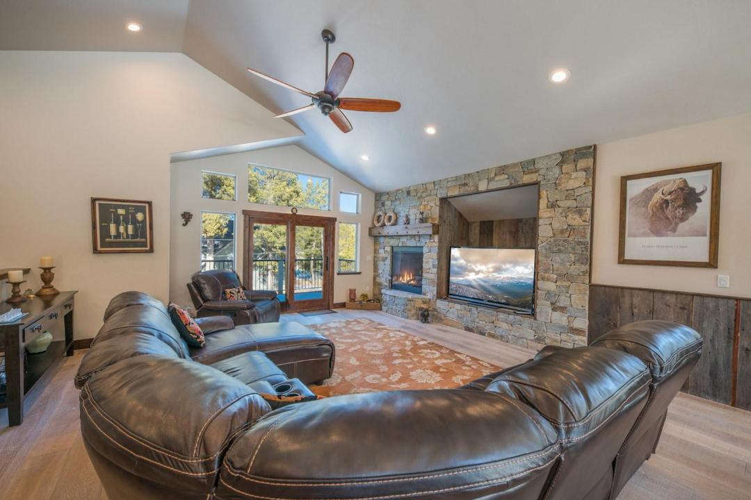 Photo of Livingroom in South Lake Tahoe