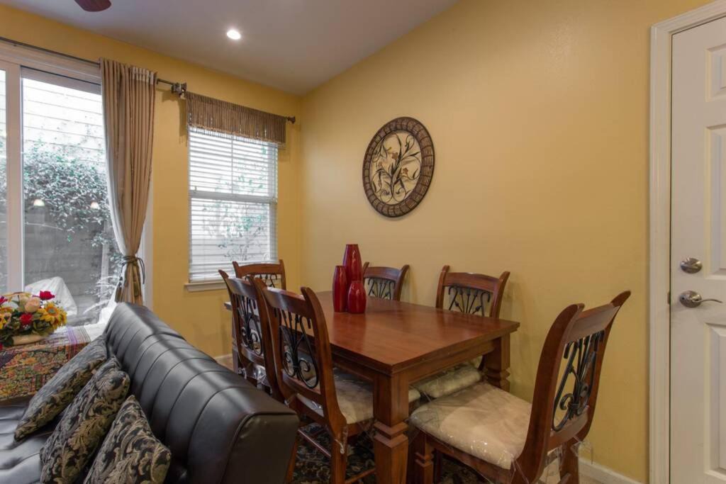 Photo of Livingroom in San Jose