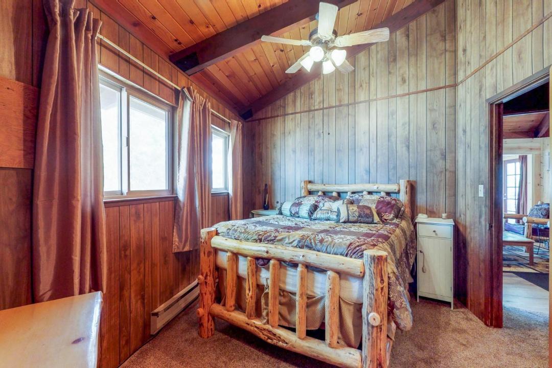 Photo of Bedroom in Groveland