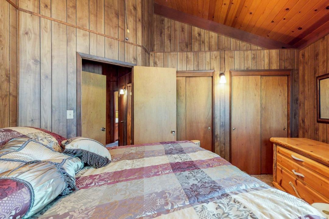Photo of Bedroom in Groveland