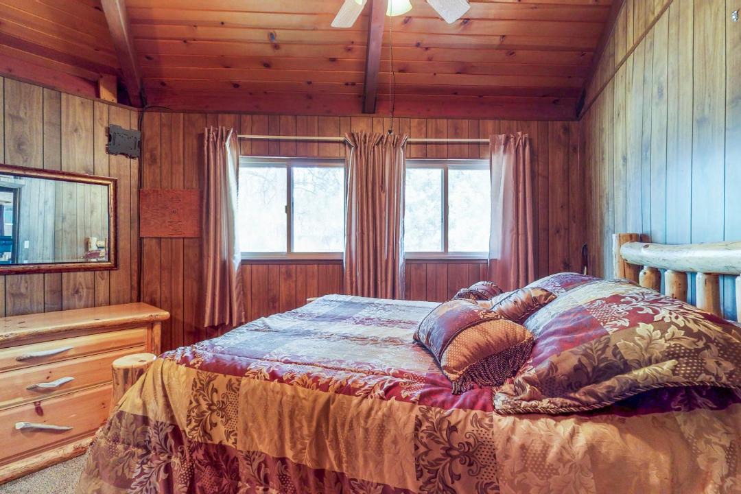Photo of Bedroom in Groveland