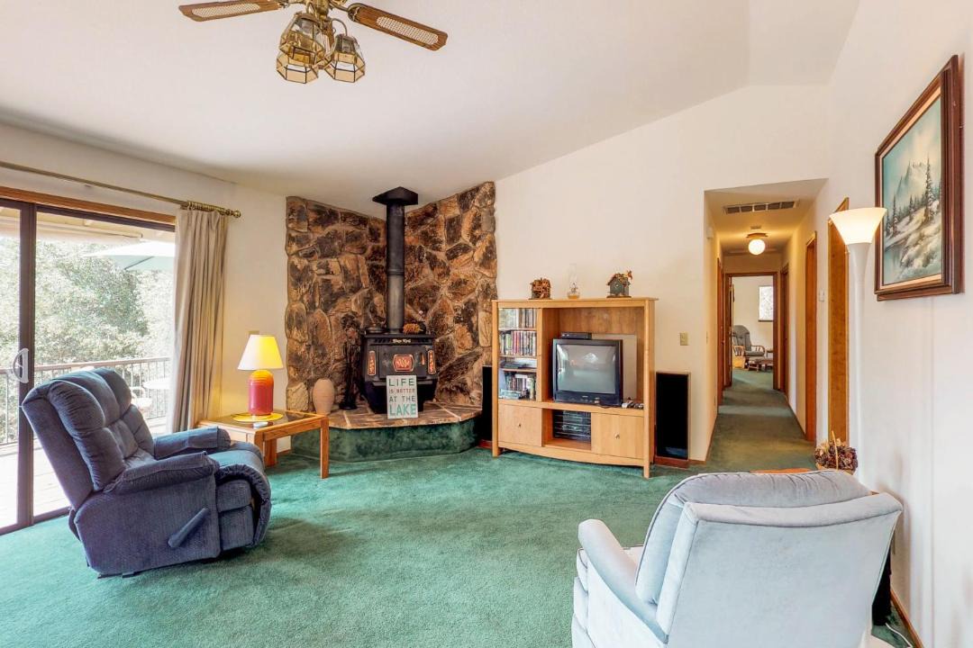 Photo of Livingroom in Groveland