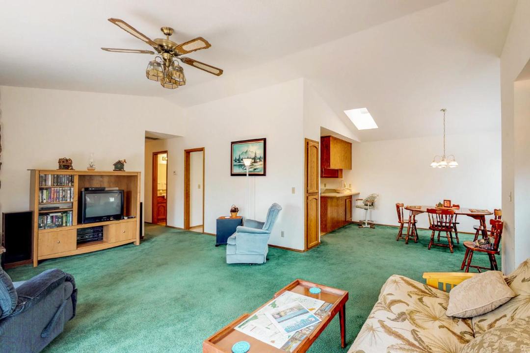 Photo of Livingroom in Groveland