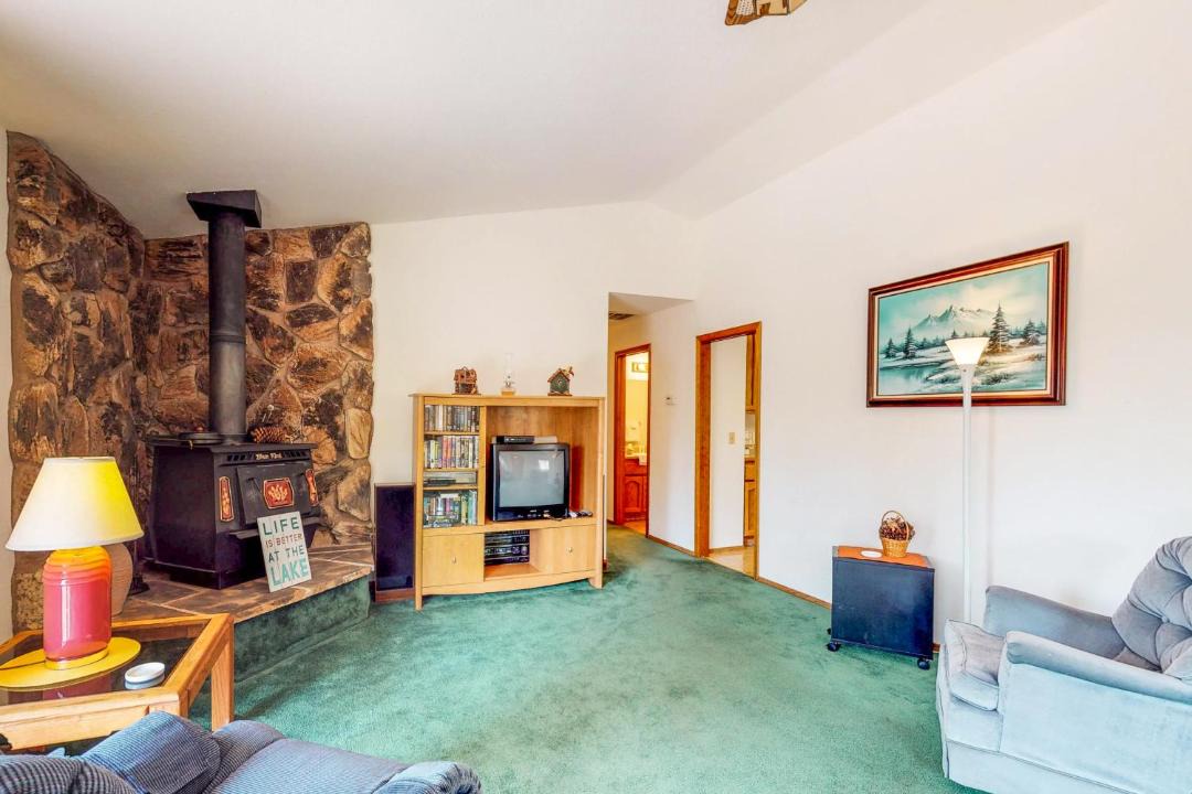 Photo of Livingroom in Groveland