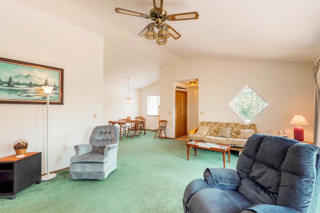 Photo of Livingroom in Groveland