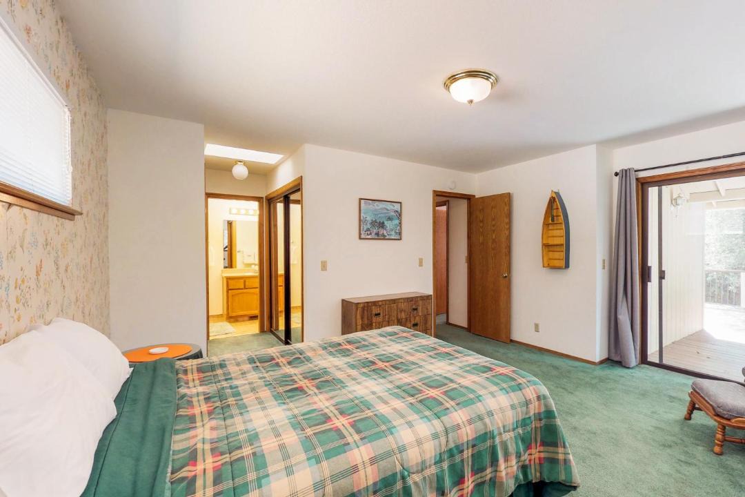 Photo of Bedroom in Groveland