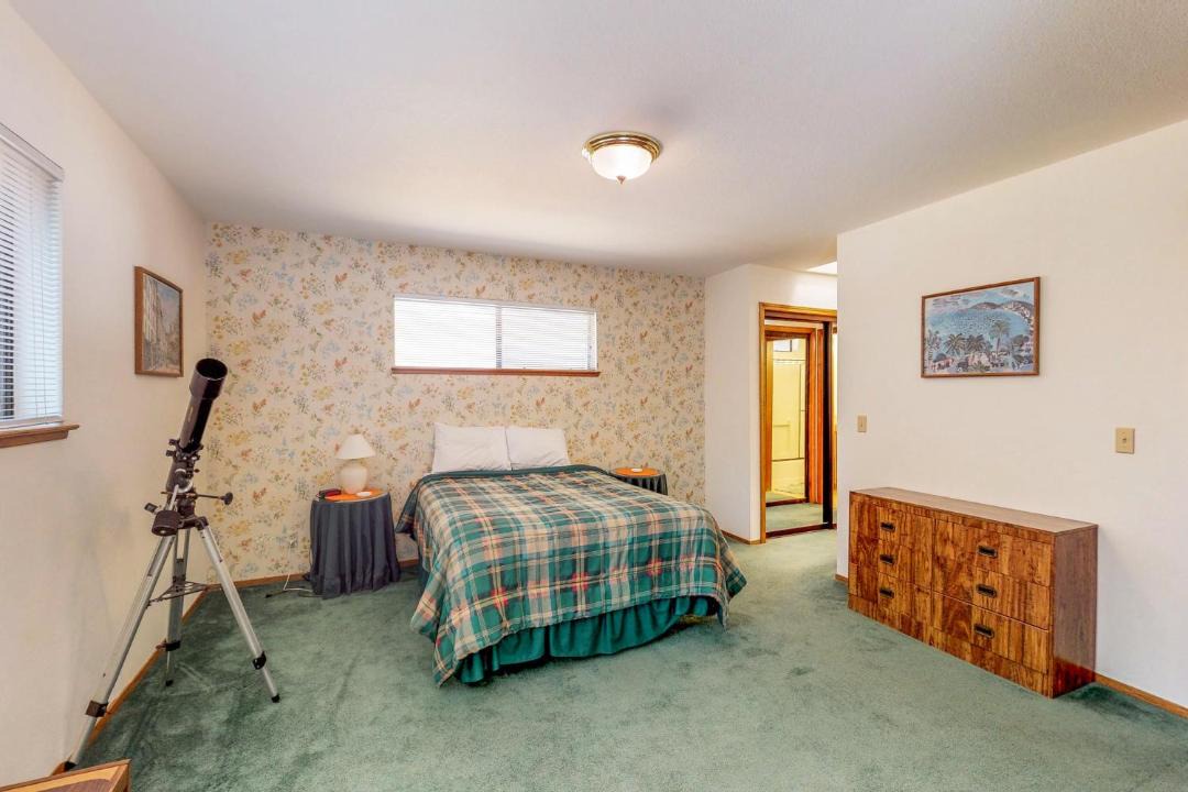 Photo of Bedroom in Groveland