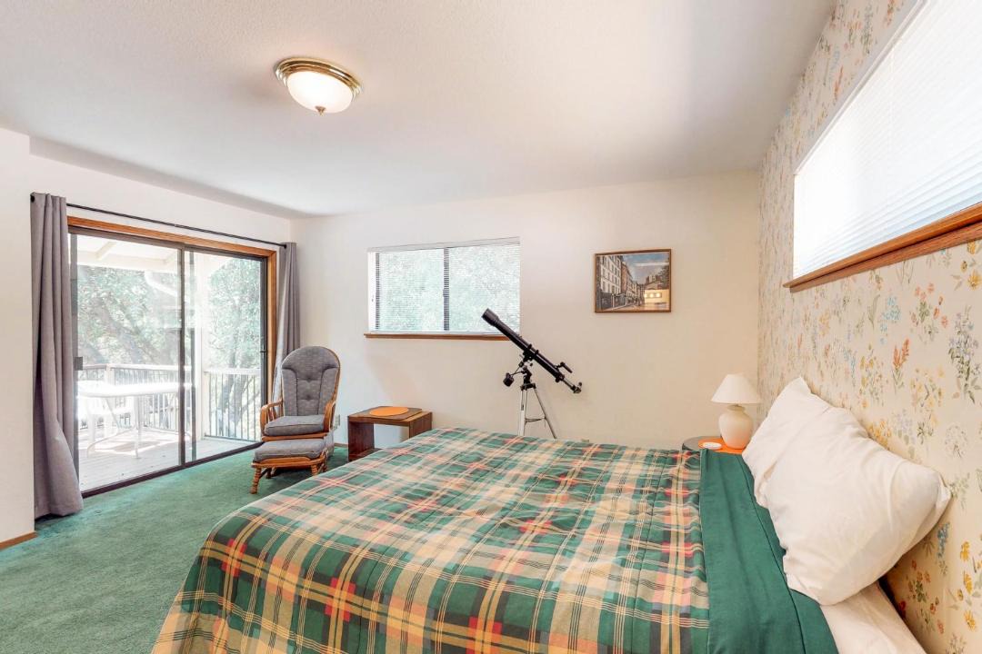 Photo of Bedroom in Groveland