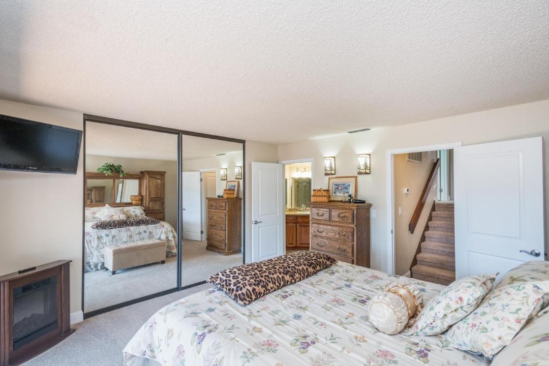 Photo of Bedroom in Lakeshore