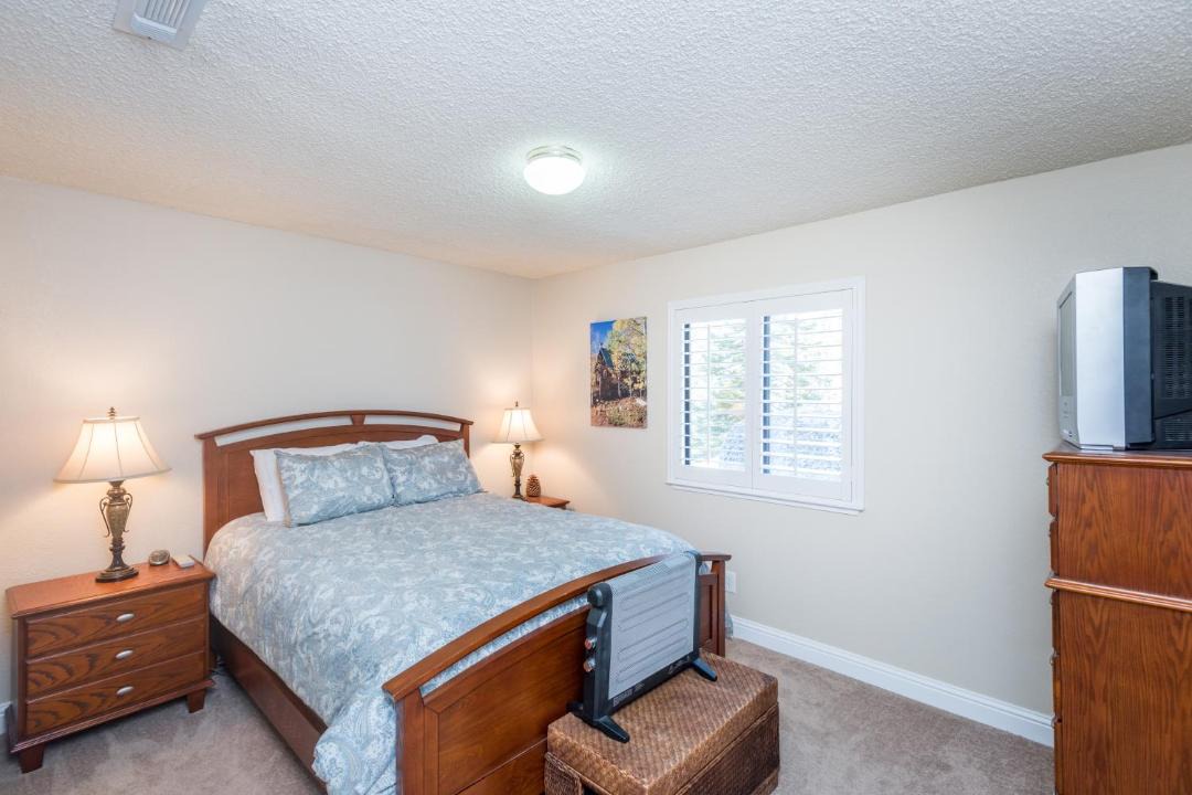 Photo of Bedroom in Lakeshore